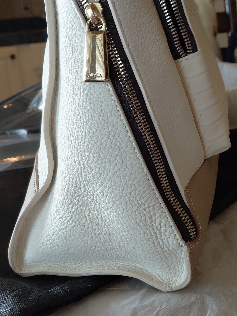 NWOT Furla FRIDA calf Leather Satchel, Dust Bag, Msrp $548 MINT - Picture 4 of 16